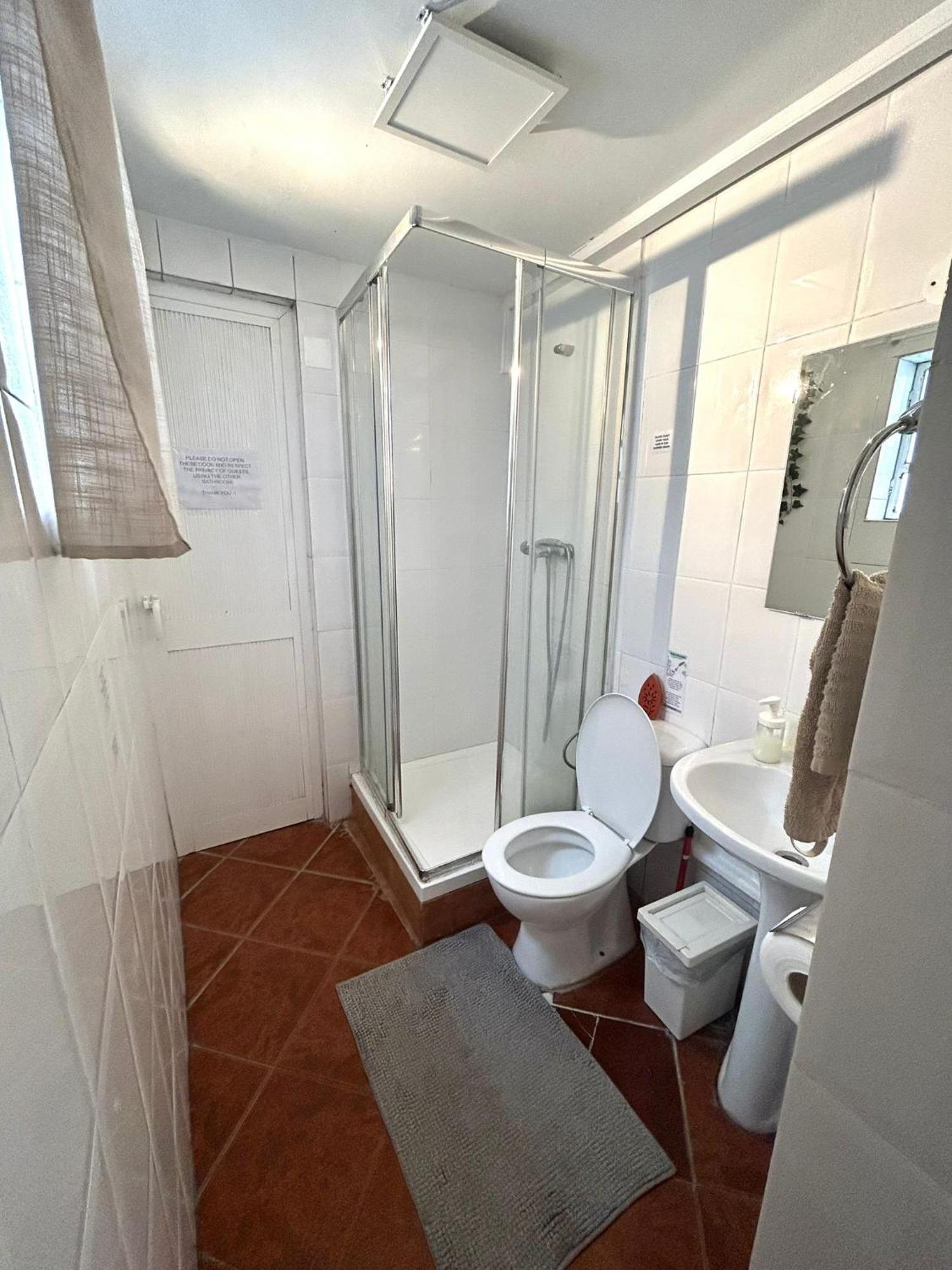 Shared Apartment With Bright Private Patio In Lisboa Buitenkant foto