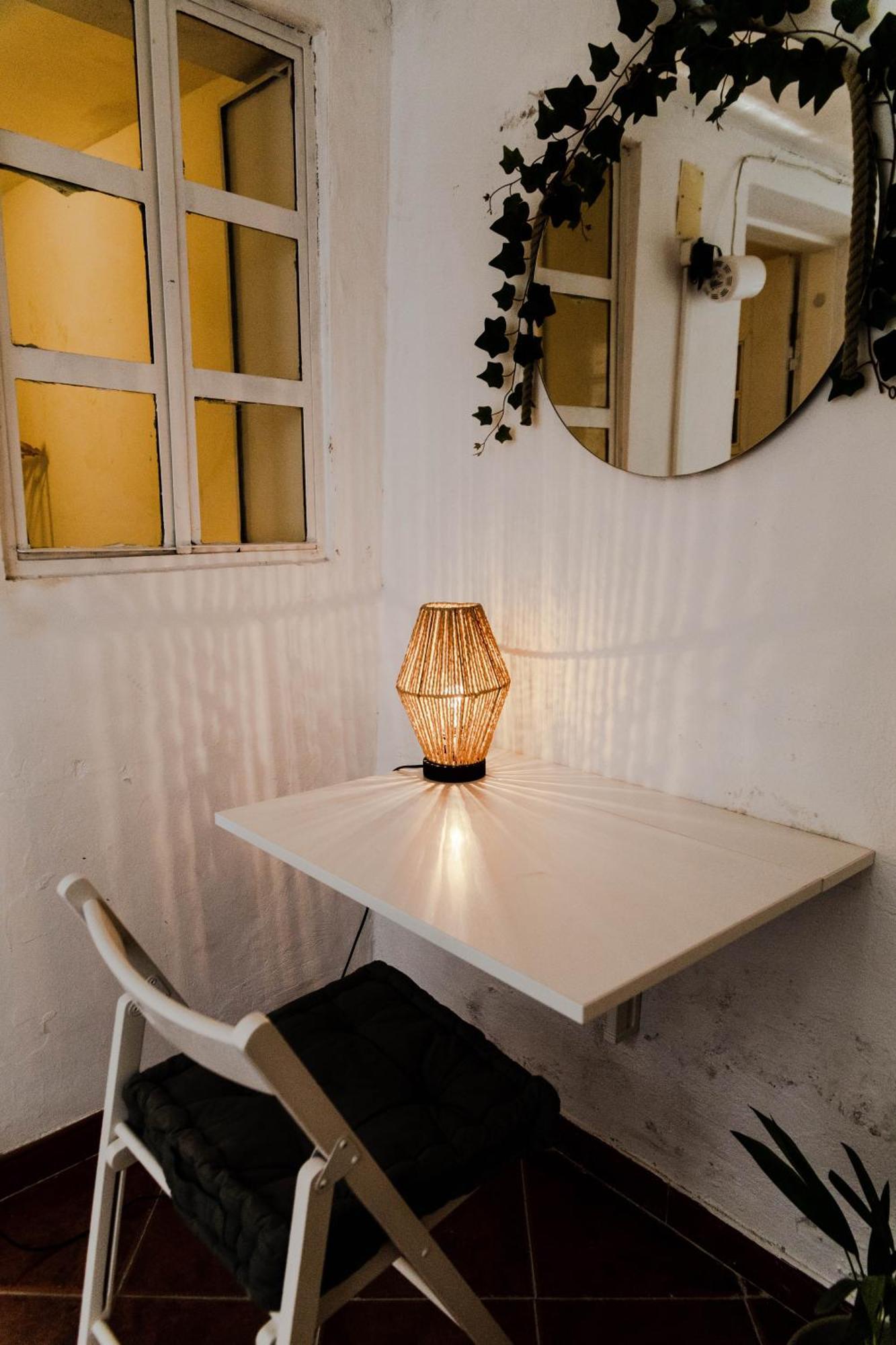 Shared Apartment With Bright Private Patio In Lisboa Buitenkant foto