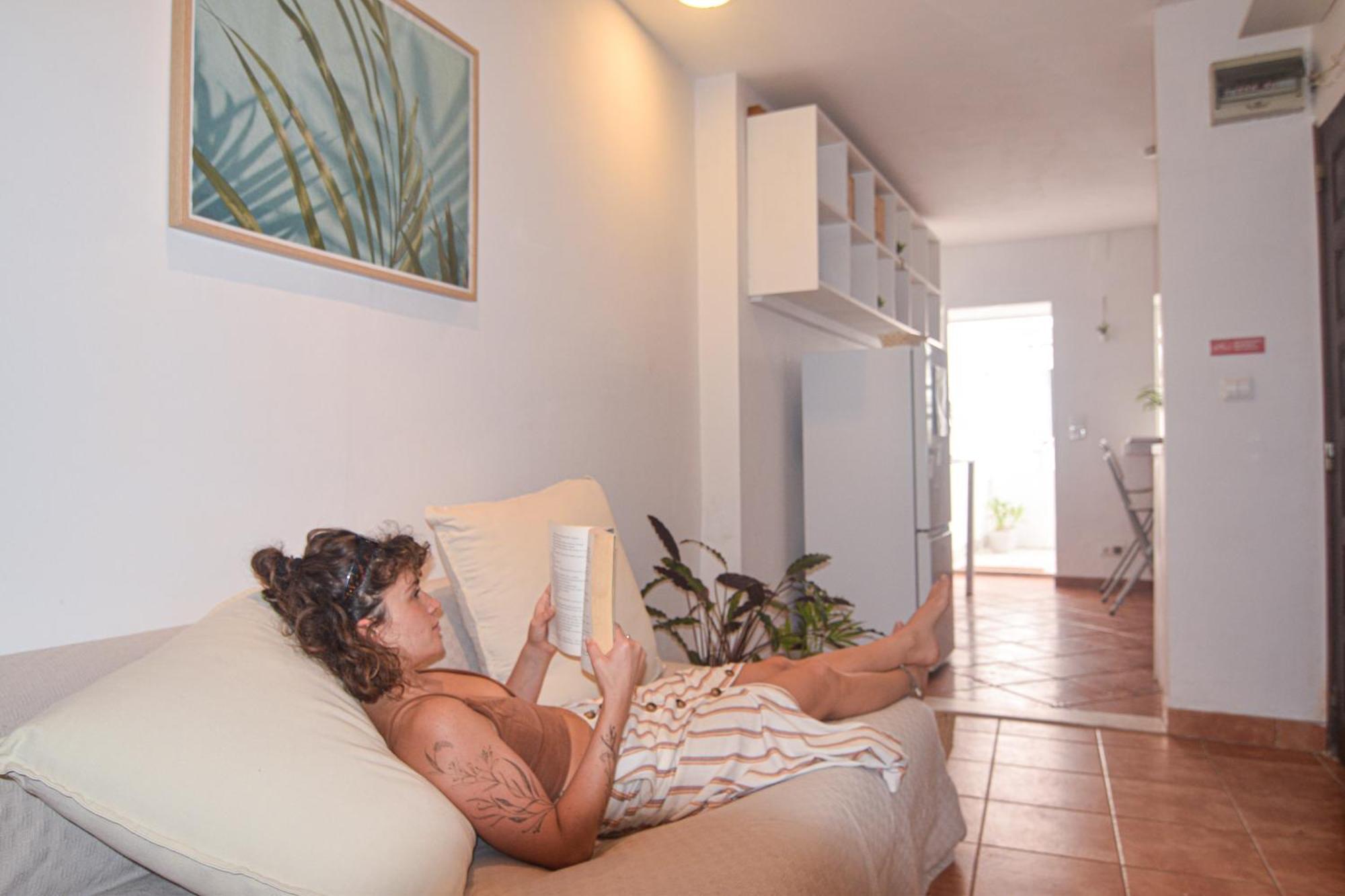 Shared Apartment With Bright Private Patio In Lisboa Buitenkant foto